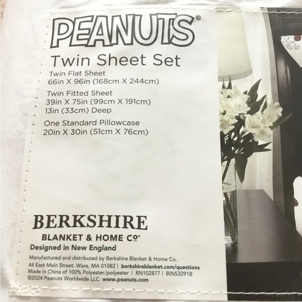 Berkshire Blanket and Home Polyester Twin Size Snoopy Peanuts Football S…